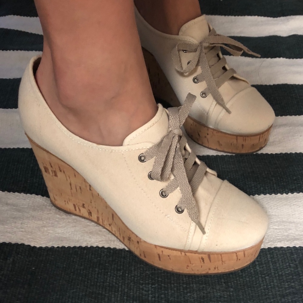 Chloe canvas lace up block heel
